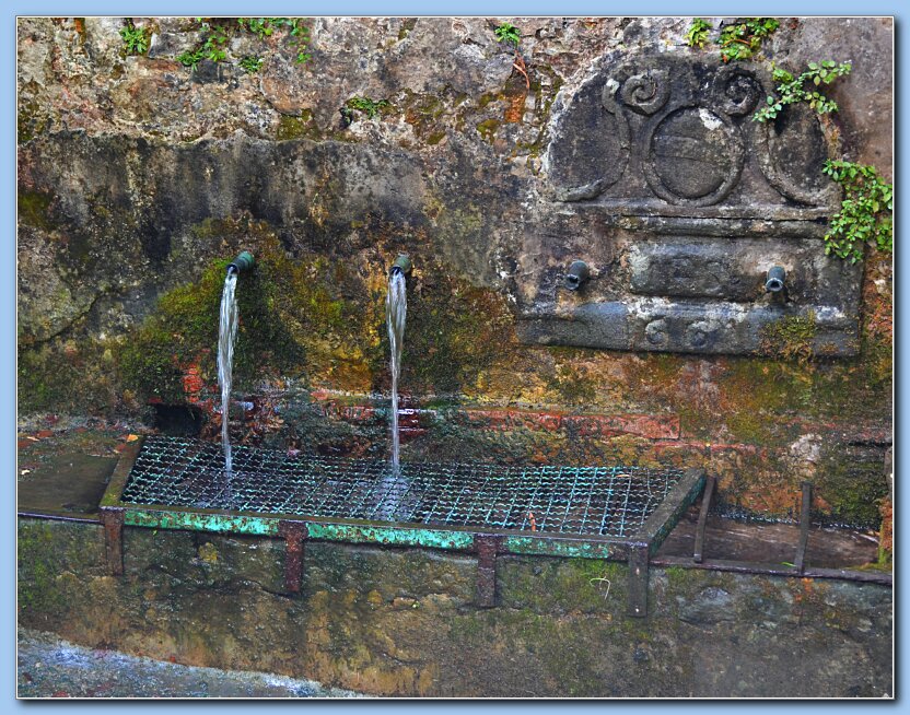 Casa Inglese village fountain